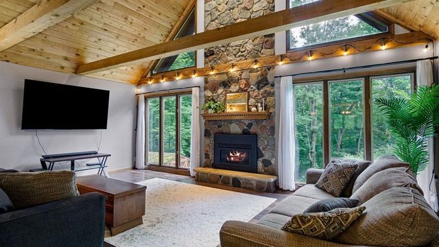 E4495 Woodland Drive, Eau Claire, WI 54701