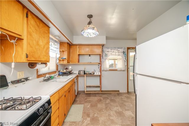 3126 Linda Drive NW, Warren, OH 44485