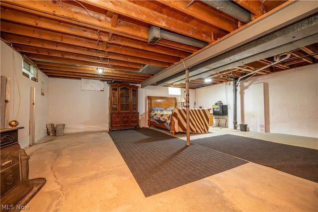 3126 Linda Drive NW, Warren, OH 44485