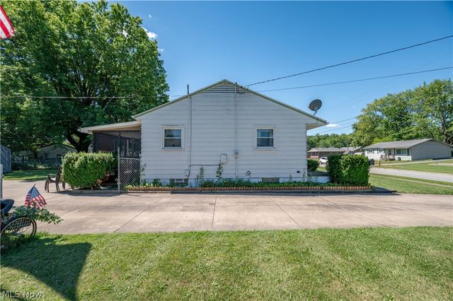 3126 Linda Drive NW, Warren, OH 44485