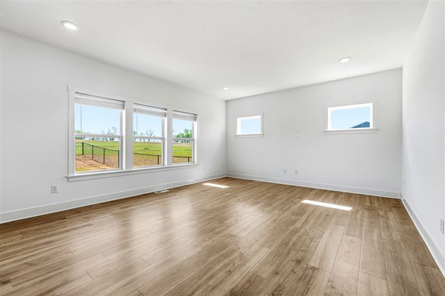 9424 Snow Valley Drive, Alto, MI 49302