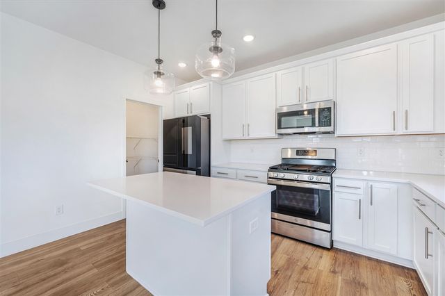 9424 Snow Valley Drive, Alto, MI 49302