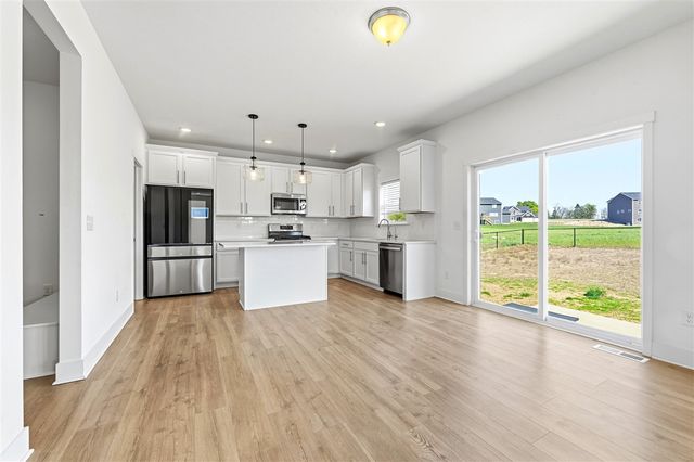 9424 Snow Valley Drive, Alto, MI 49302