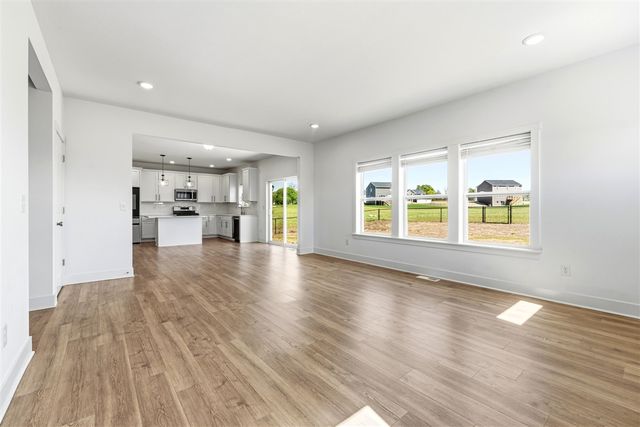 9424 Snow Valley Drive, Alto, MI 49302