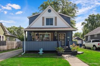 17 N Aldine Street, Elgin, IL 60123