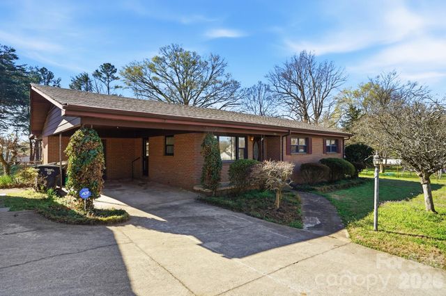 456 Debra Circle SW, Concord, NC 28025