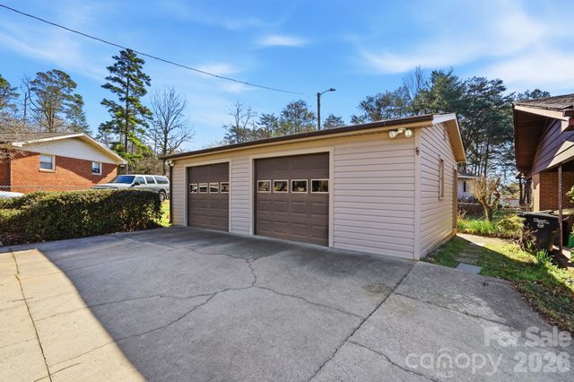 456 Debra Circle SW, Concord, NC 28025