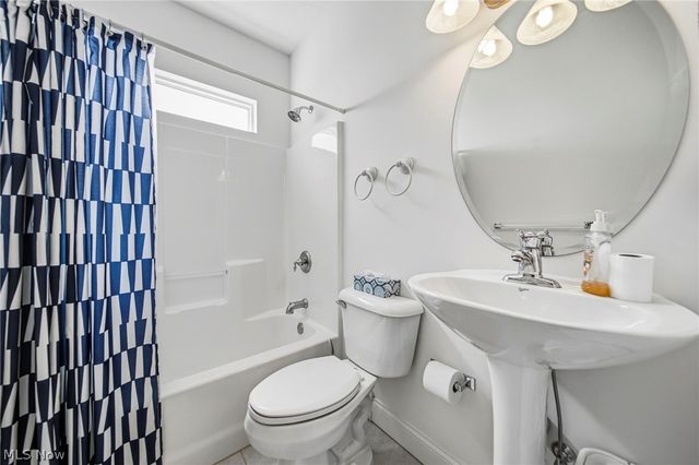 1021 Outrigger Cove, Painesville Twp, OH 44077