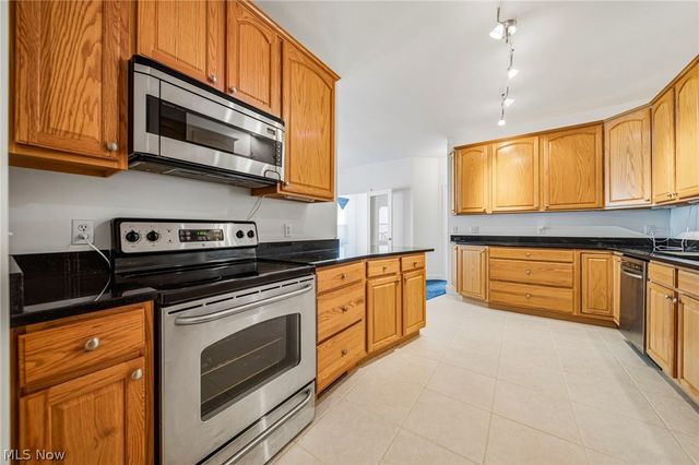 1021 Outrigger Cove, Painesville Twp, OH 44077