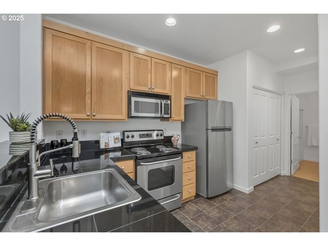 1180 Sw 170TH Ave 100, Beaverton, OR 97003