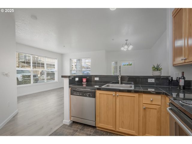 1180 Sw 170TH Ave 100, Beaverton, OR 97003