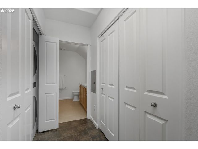 1180 Sw 170TH Ave 100, Beaverton, OR 97003