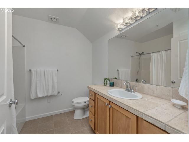 1180 Sw 170TH Ave 100, Beaverton, OR 97003