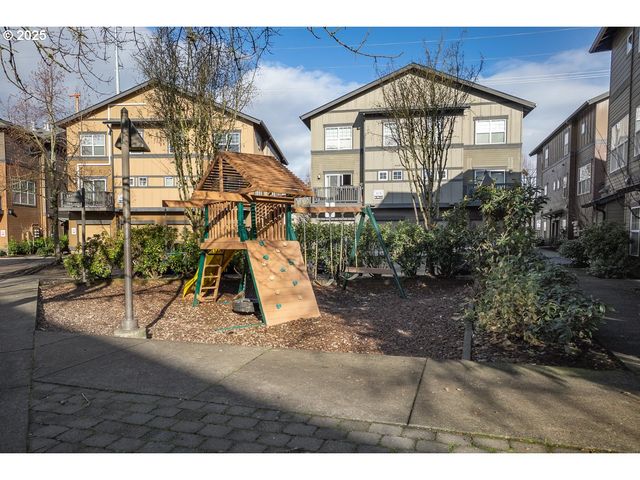 1180 Sw 170TH Ave 100, Beaverton, OR 97003