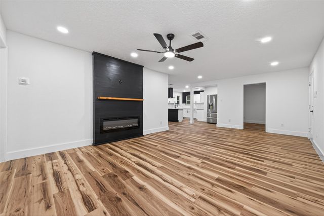 322 Cherry Valley Drive, Huffman, TX 77336