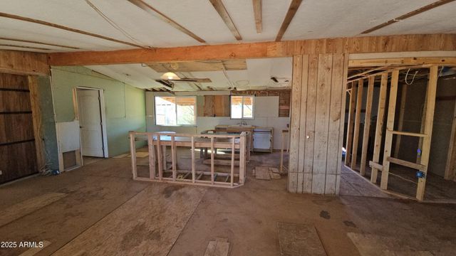 26700 S GRANDVIEW Drive, Congress, AZ 85332