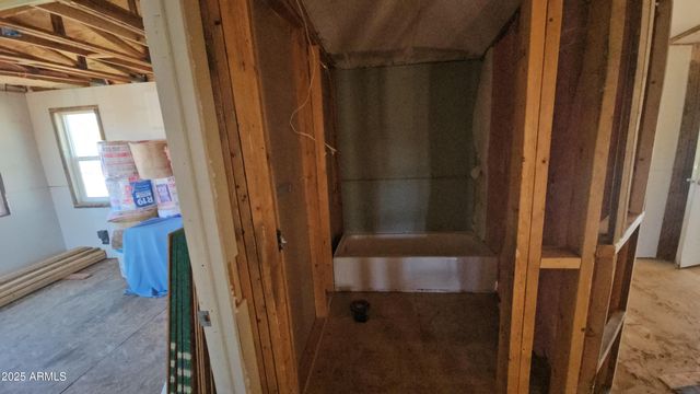 26700 S GRANDVIEW Drive, Congress, AZ 85332