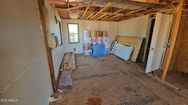 26700 S GRANDVIEW Drive, Congress, AZ 85332