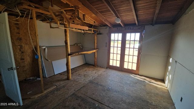 26700 S GRANDVIEW Drive, Congress, AZ 85332