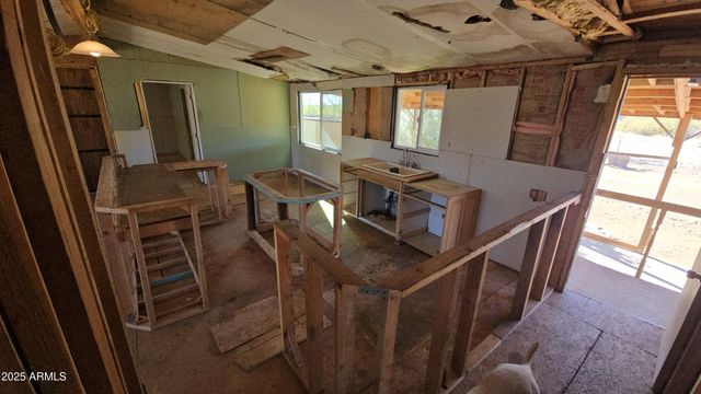 26700 S GRANDVIEW Drive, Congress, AZ 85332