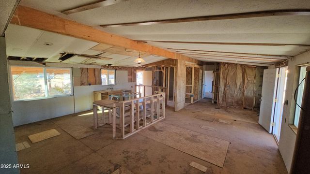 26700 S GRANDVIEW Drive, Congress, AZ 85332