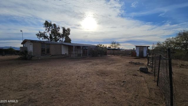 26700 S GRANDVIEW Drive, Congress, AZ 85332