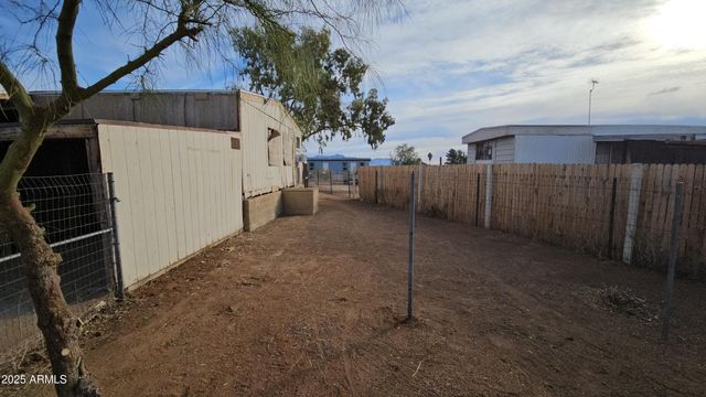 26700 S GRANDVIEW Drive, Congress, AZ 85332