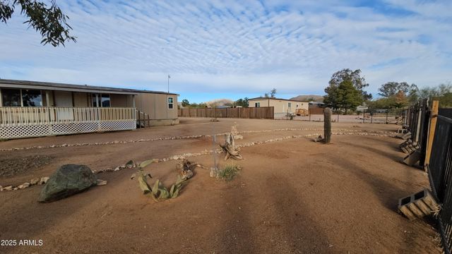 26700 S GRANDVIEW Drive, Congress, AZ 85332