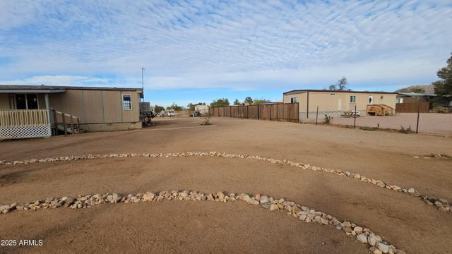 26700 S GRANDVIEW Drive, Congress, AZ 85332