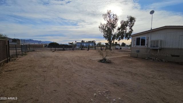 26700 S GRANDVIEW Drive, Congress, AZ 85332