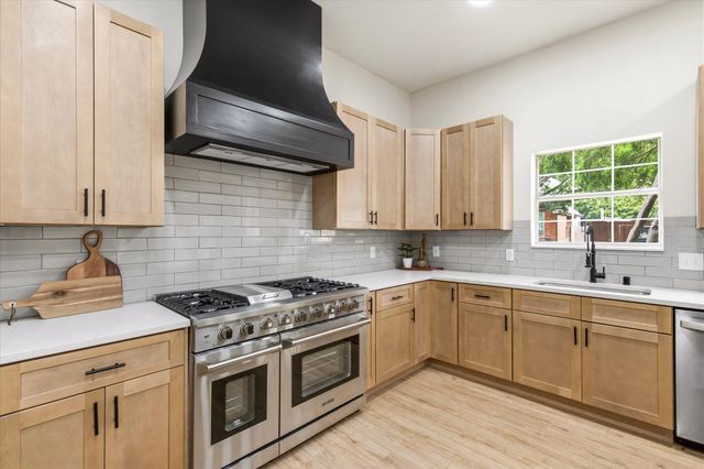 634 Meadowcrest Drive, Highland Village, TX 75077