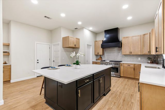 634 Meadowcrest Drive, Highland Village, TX 75077