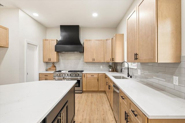 634 Meadowcrest Drive, Highland Village, TX 75077