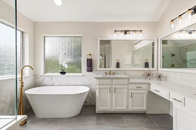 634 Meadowcrest Drive, Highland Village, TX 75077