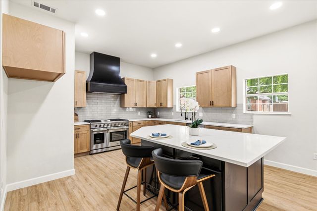 634 Meadowcrest Drive, Highland Village, TX 75077