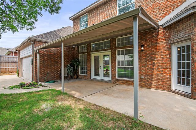 634 Meadowcrest Drive, Highland Village, TX 75077