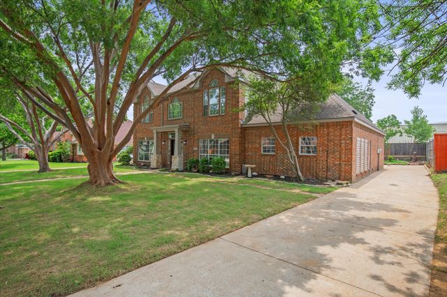 634 Meadowcrest Drive, Highland Village, TX 75077