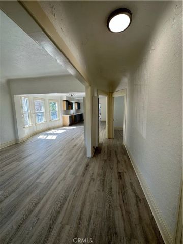 153 W 46th, Los Angeles, CA 90037
