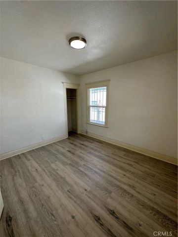 153 W 46th, Los Angeles, CA 90037