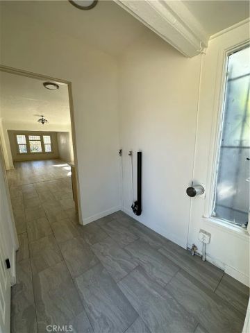 153 W 46th, Los Angeles, CA 90037