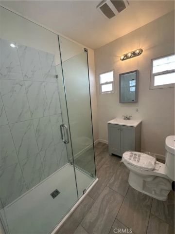 153 W 46th, Los Angeles, CA 90037