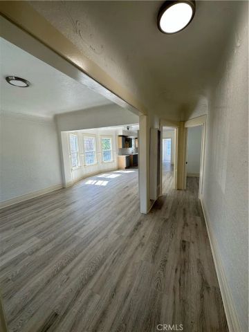 153 W 46th, Los Angeles, CA 90037