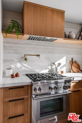 533 N Catalina Street, Burbank, CA 91505