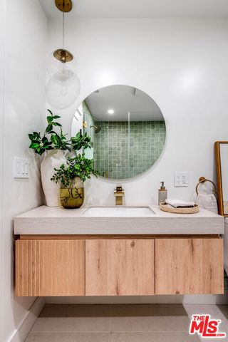 533 N Catalina Street, Burbank, CA 91505