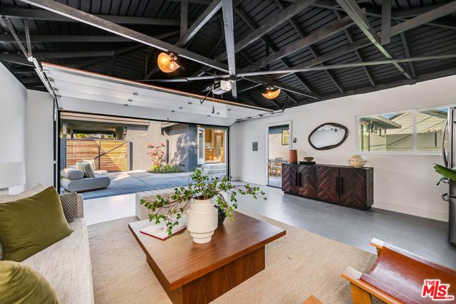 533 N Catalina Street, Burbank, CA 91505