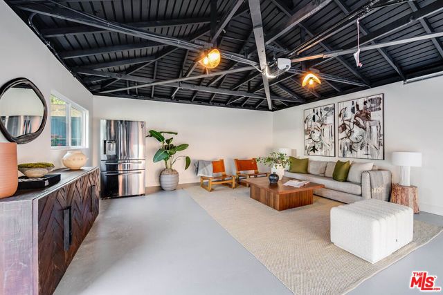 533 N Catalina Street, Burbank, CA 91505