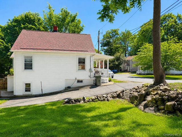 16 Poplar Street, Warwick, NY 10990