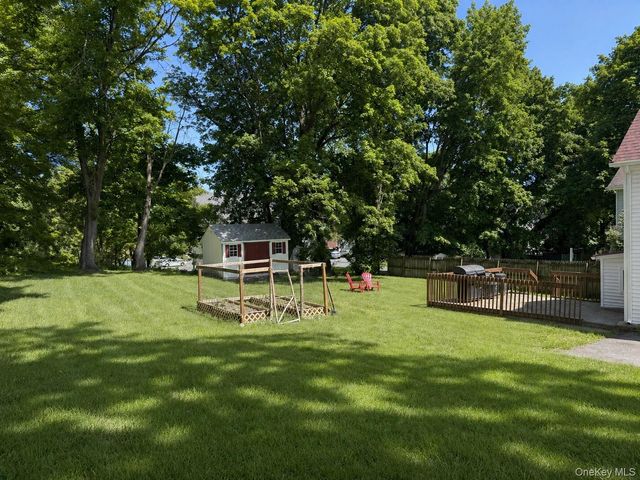 16 Poplar Street, Warwick, NY 10990
