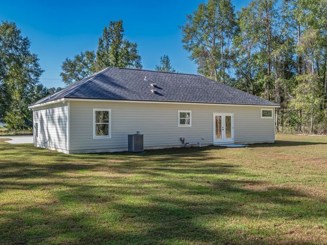 42 Happy Time Drive, Crawfordville, FL 32327