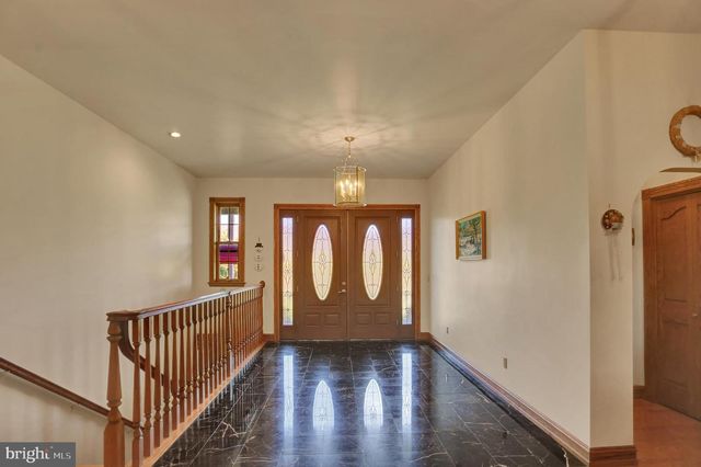 600, 650, 656 AIRPORT DR, Mifflintown, PA 17059